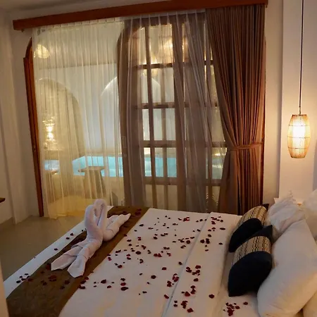La Rylin Villa Kuta  Exterior photo